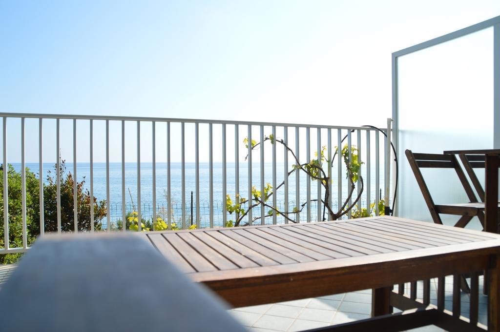 Riva Beach Apartment Ріва-Ліґуре Екстер'єр фото