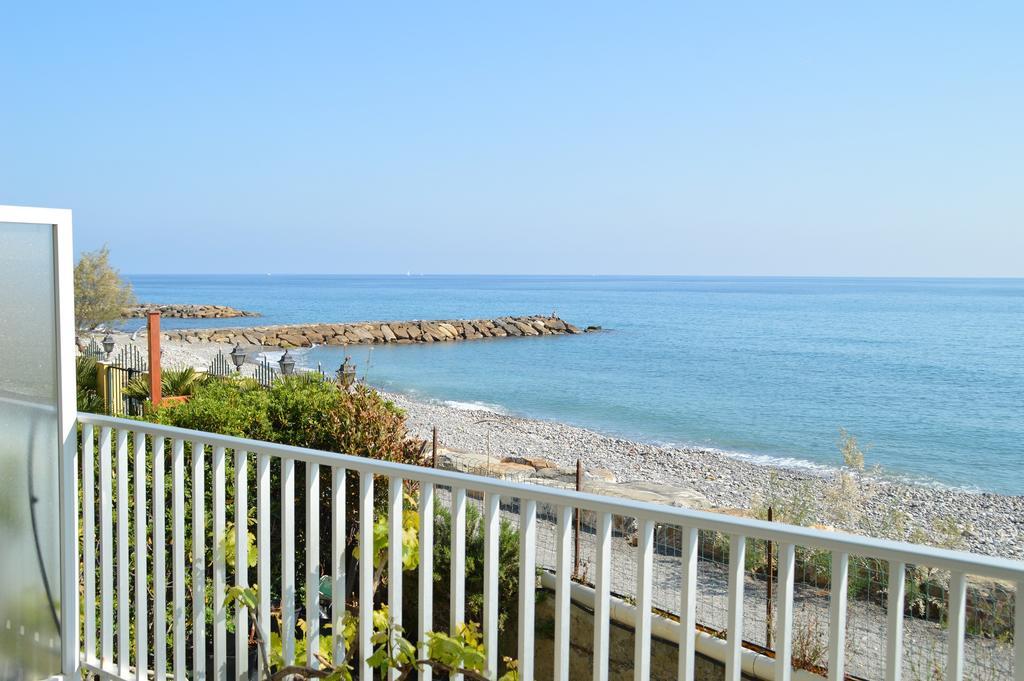 Riva Beach Apartment Ріва-Ліґуре Екстер'єр фото